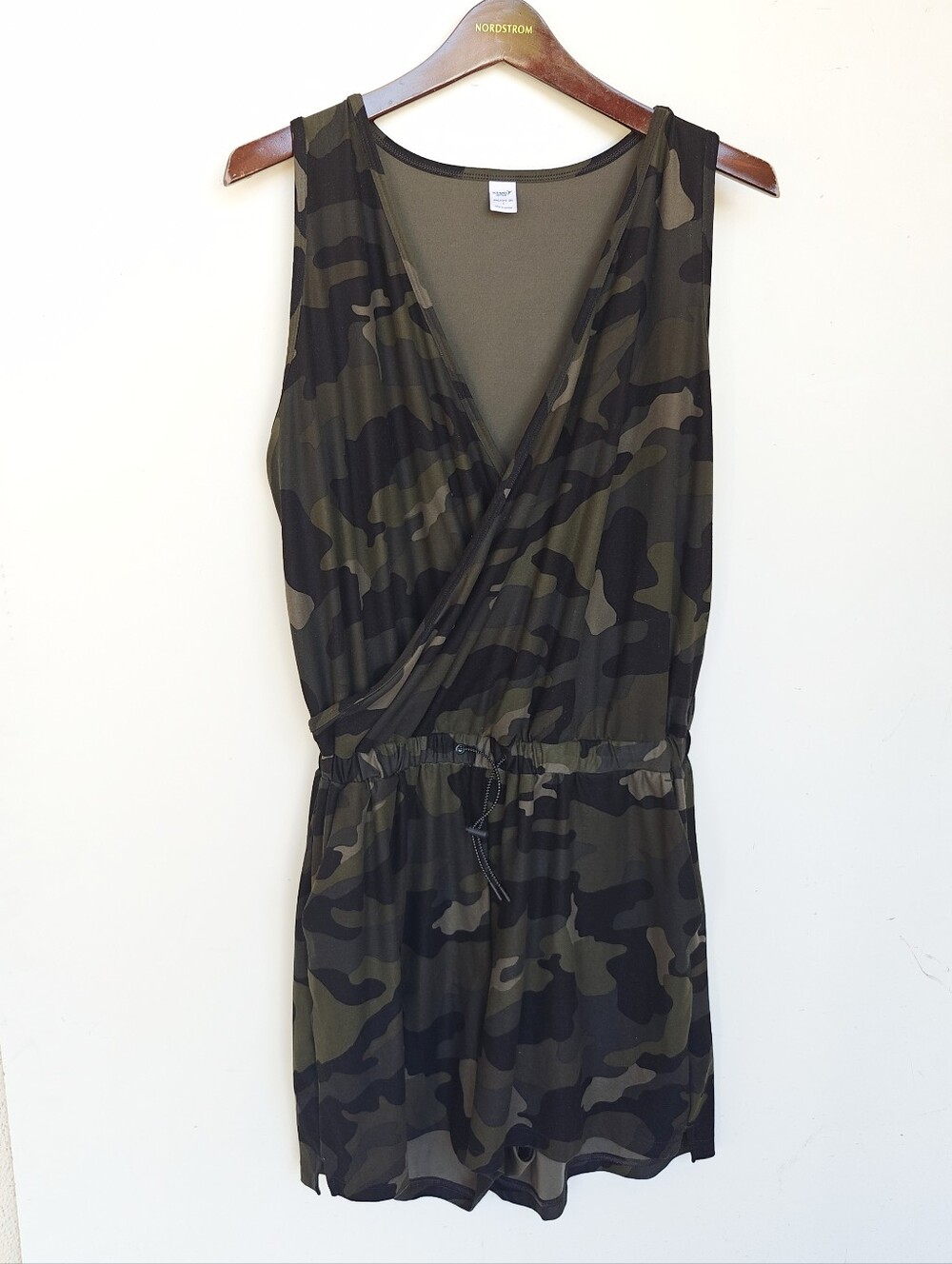 Old Navy Active Breathe On Camo Romper Size Large